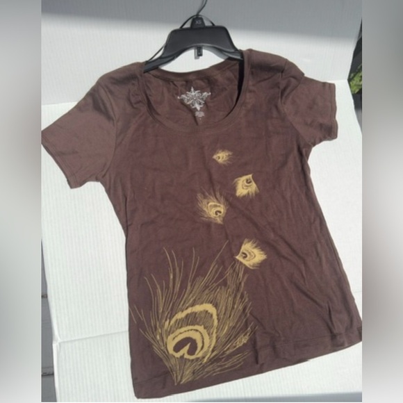🍁Peacock Feather Tee | Brown Boho Chic ✨ - Picture 1 of 4